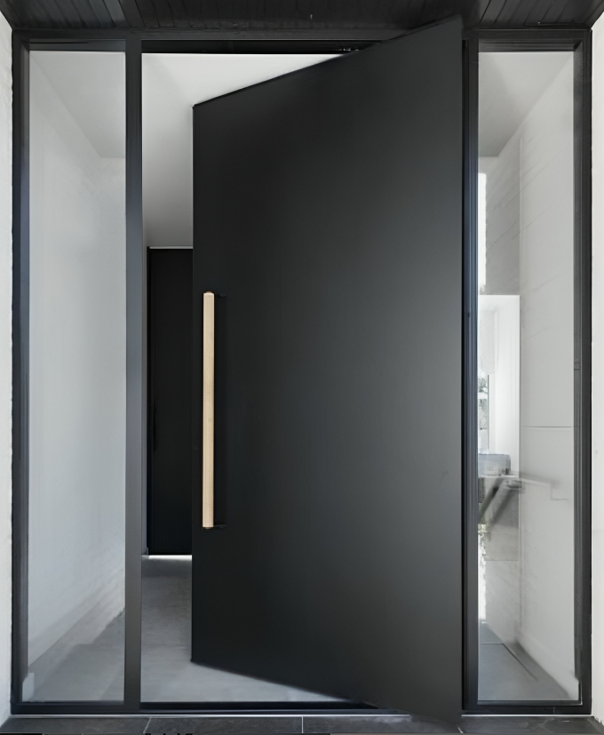 Pivot door