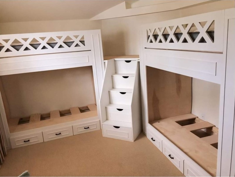 Children's bunk bed